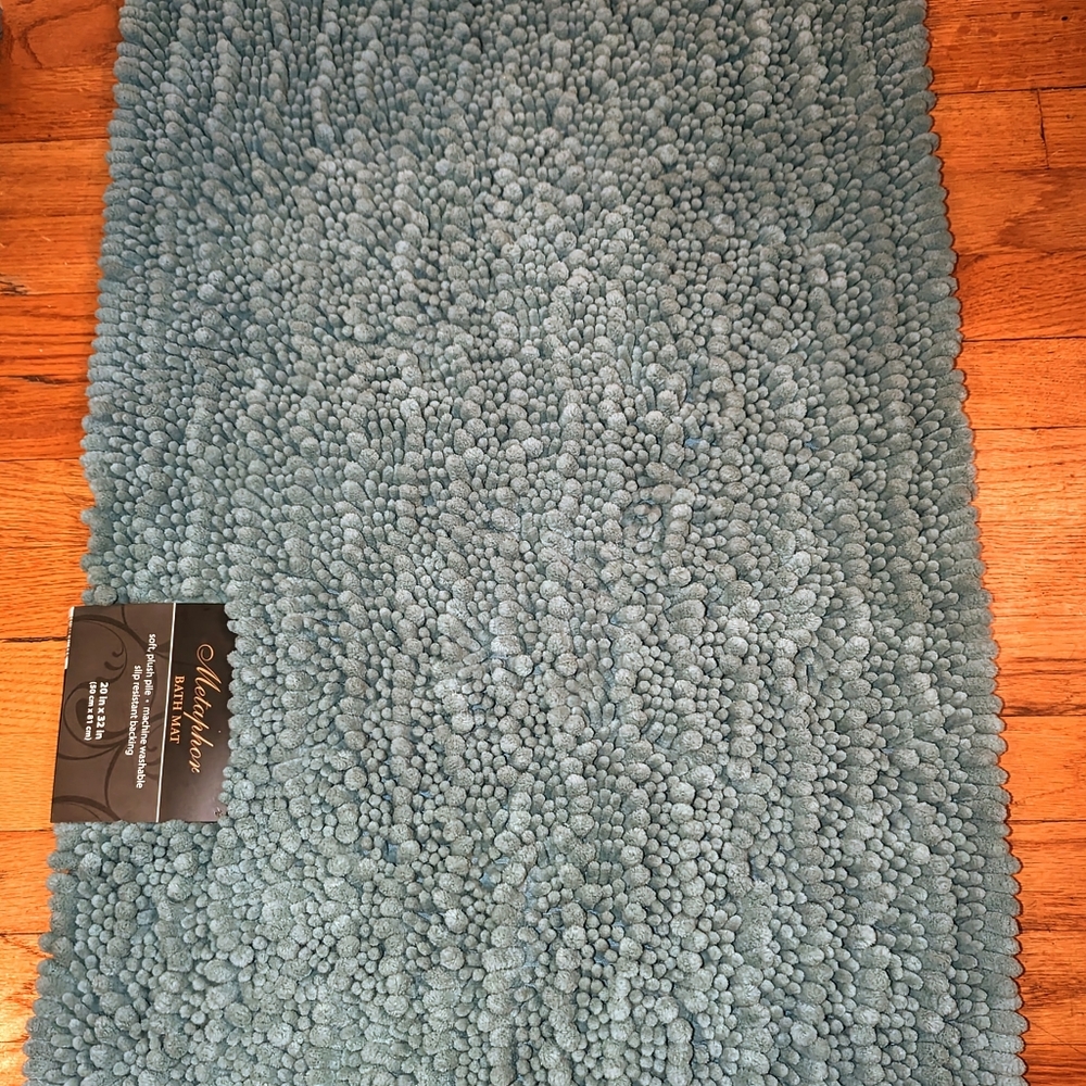 NWT METAPHOR Heather GREEN Soft Plush 27 in x 32 in BATH RUG